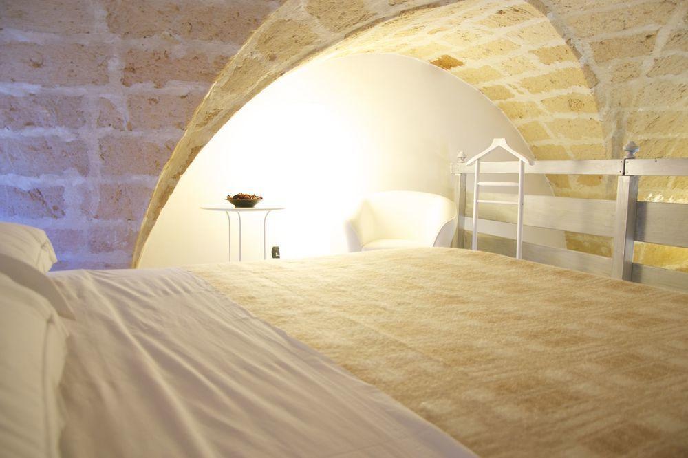 B&B Isola Dello Stampatore Lecce Luaran gambar